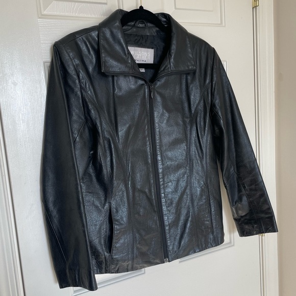 Vintage Wilson’s Black Leather Jacket | M - Picture 2 of 16